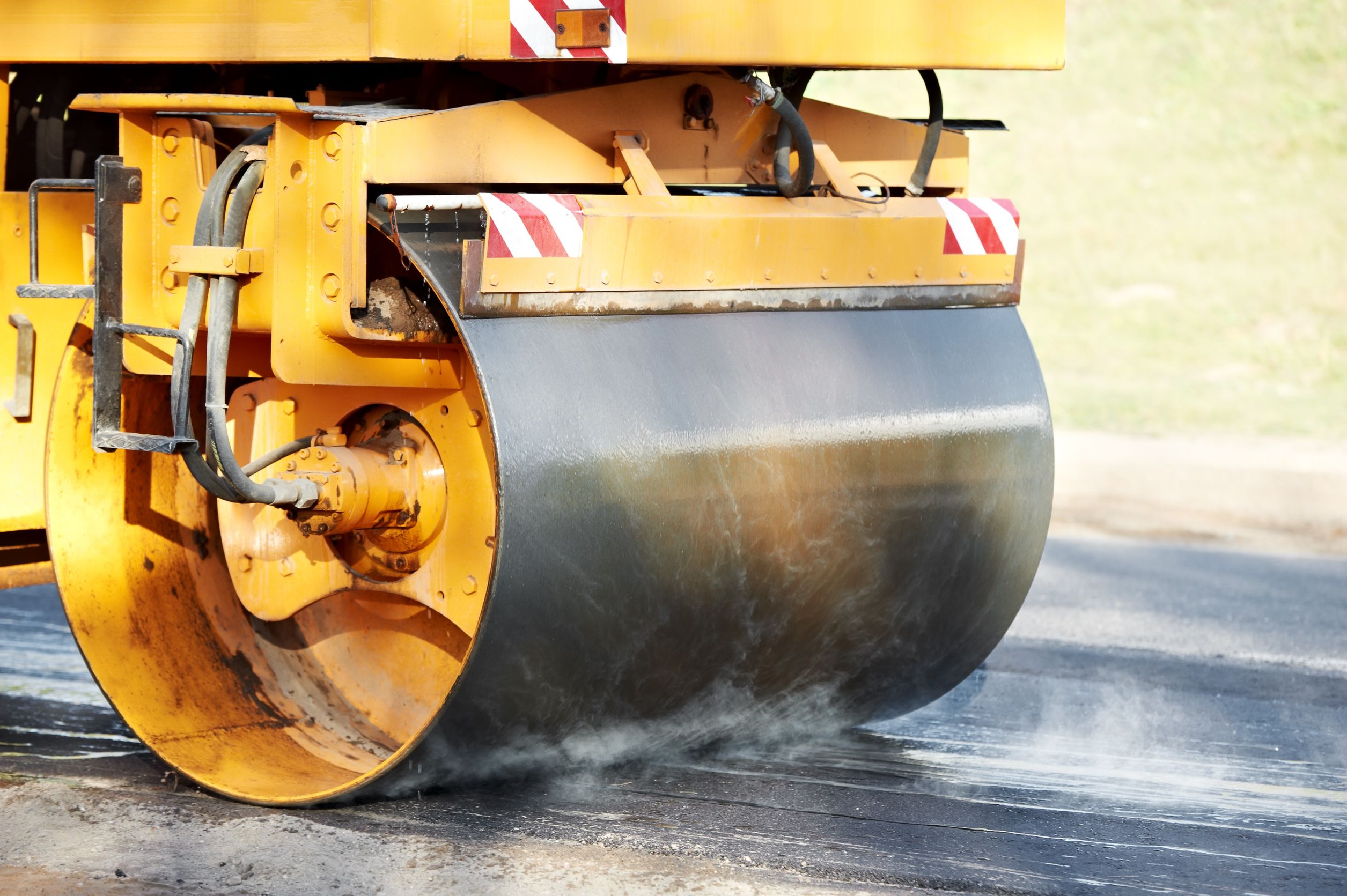 11211049_l-compactor-roller-at-asphalting-work